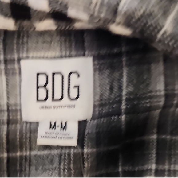 BDG Urban Outfitters Plaid Flannel Crop Top Checkered Pockets Medium NWT - Picture 5 of 8